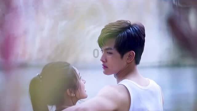 男子为照顾好妻儿专门考下月嫂证，父母为何要重视孩子的成长？游戏画面